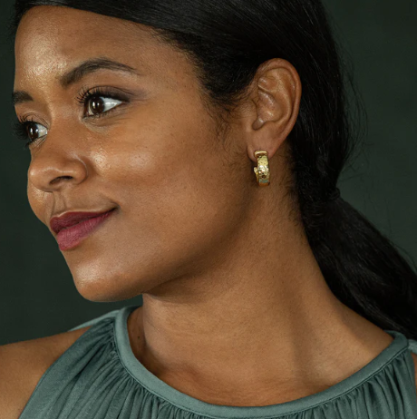 Capucine De Wulf Cleopatra Classic Small Hoop Earrings in Gold
