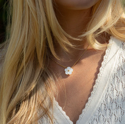 Capucine De Wulf Mermaid Garden Petite Station Necklace in Mother of Pearl
