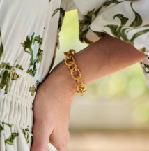 Capucine De Wulf Victoria Small Chain Bracelet in Gold